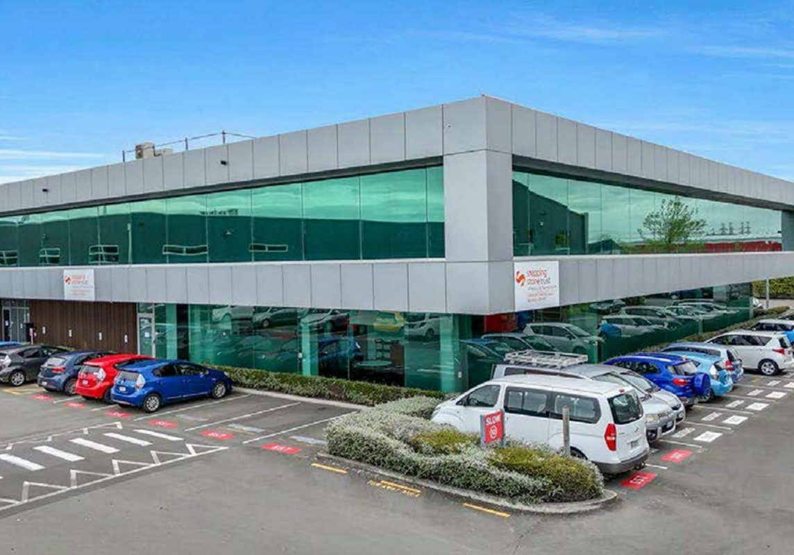 1 Barry Hogsn Pl Hero